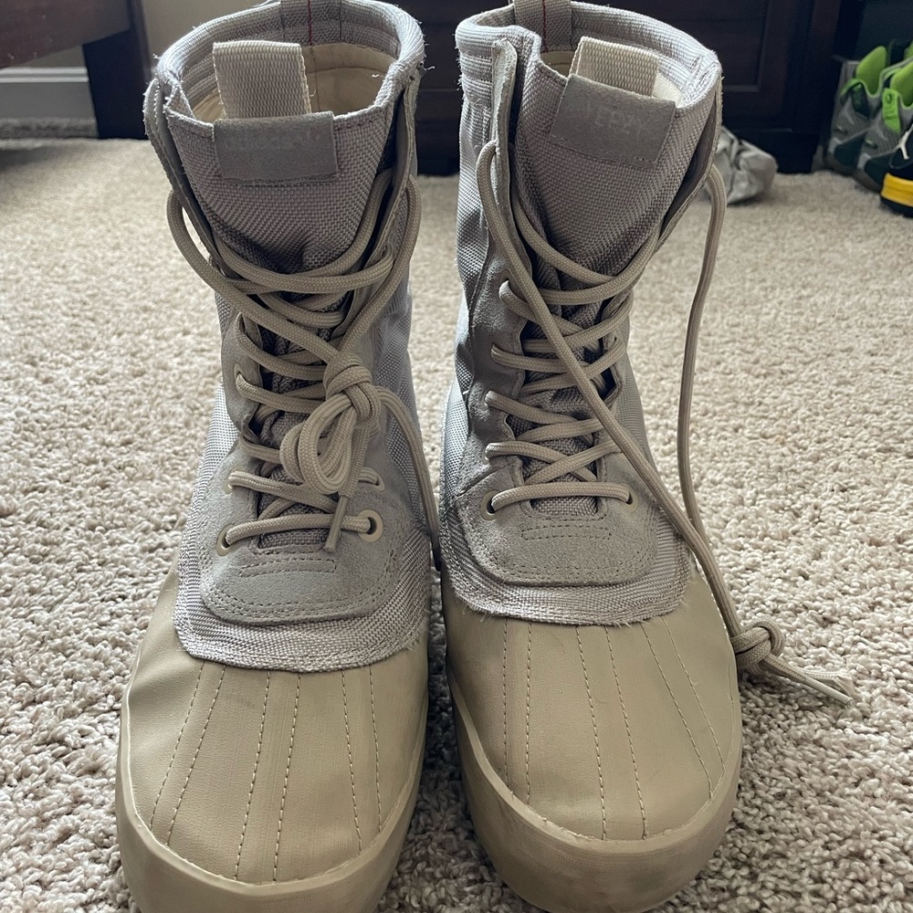YEEZY 950 BOOTS